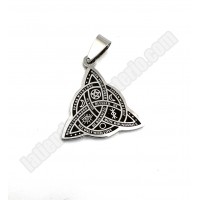 Triqueta con luna y runas